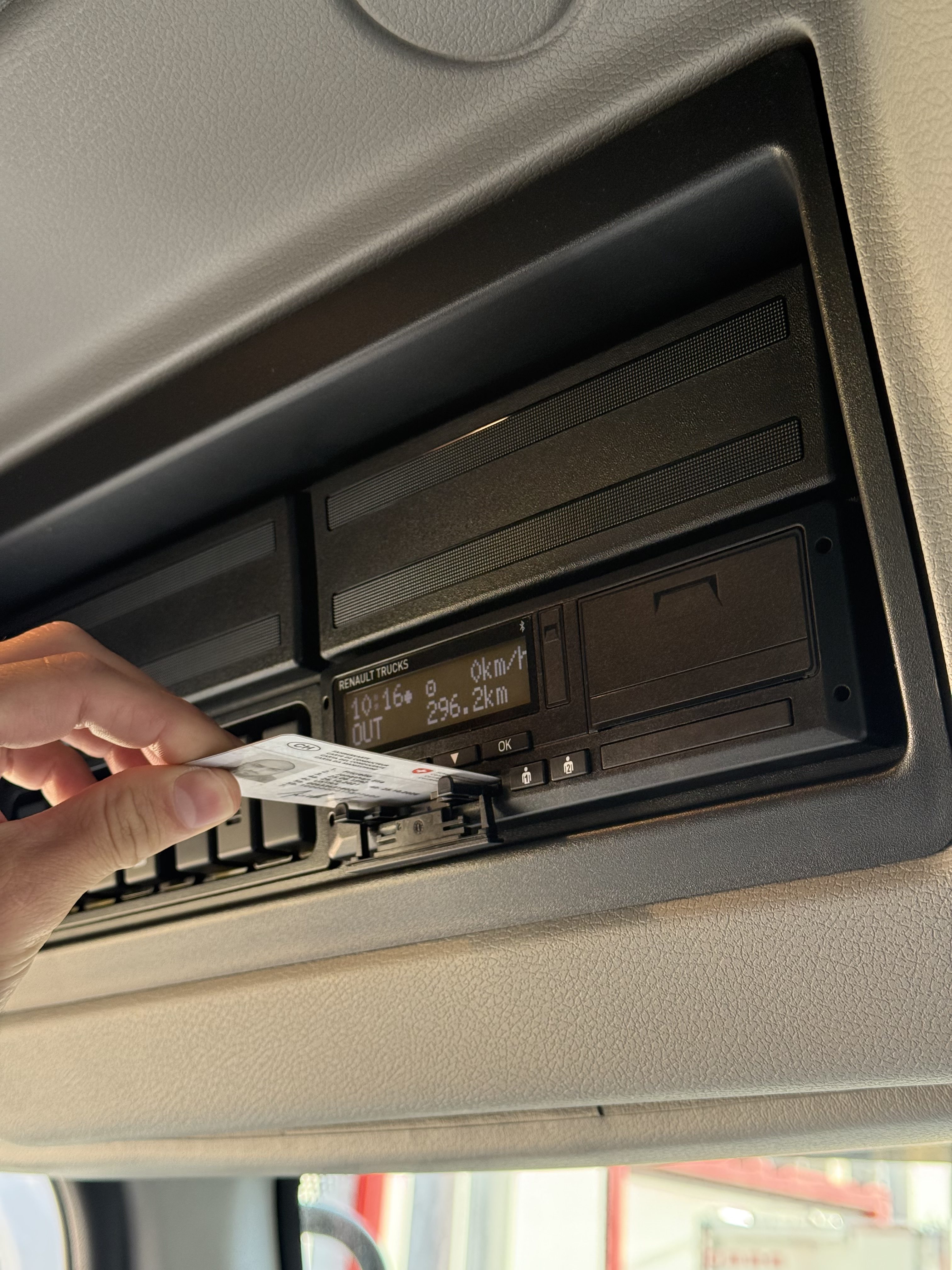 Corsi CQC a Lugano con Scuola Guida Evoluzione-Ordinanza Lavoro e Riposo (OLR1)